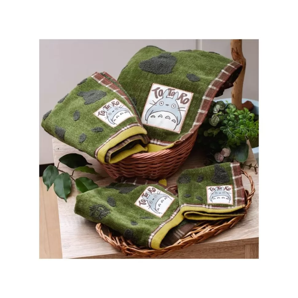 Maison Ghibli Bath Towel Autumn Green 60X120 Cm - My Neighbor Totoro- Household Linen