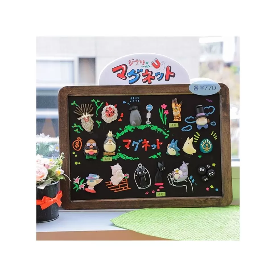 Maison Ghibli Character Magnet Middle Totoro Running - My Neighbor Totoro- Magnets